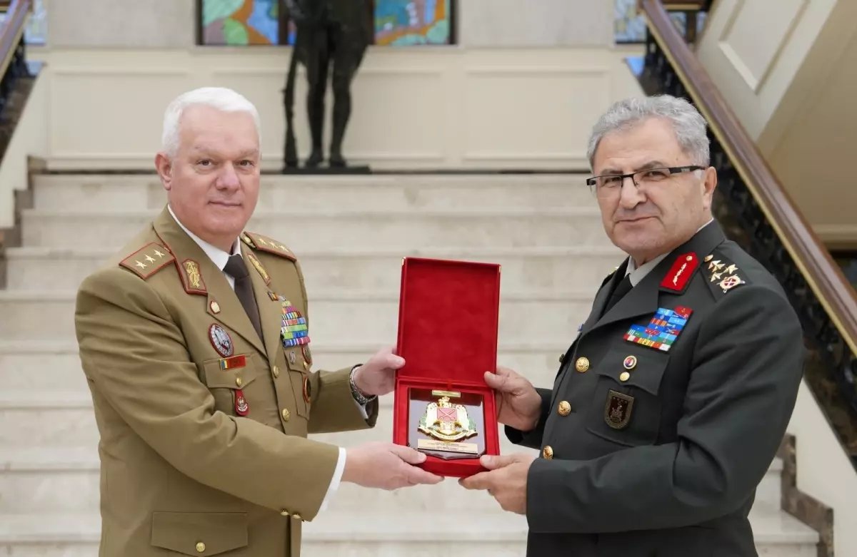 Kara Kuvvetleri Komutanı Metin Tokel Romanya'da Temaslarda Bulundu