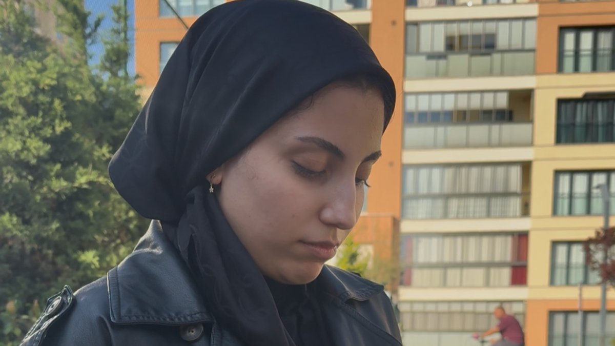 İstanbul'da başörtülü öğrenciye hocasından hakaret: Bu şekilde temizlikçiye benziyorsun