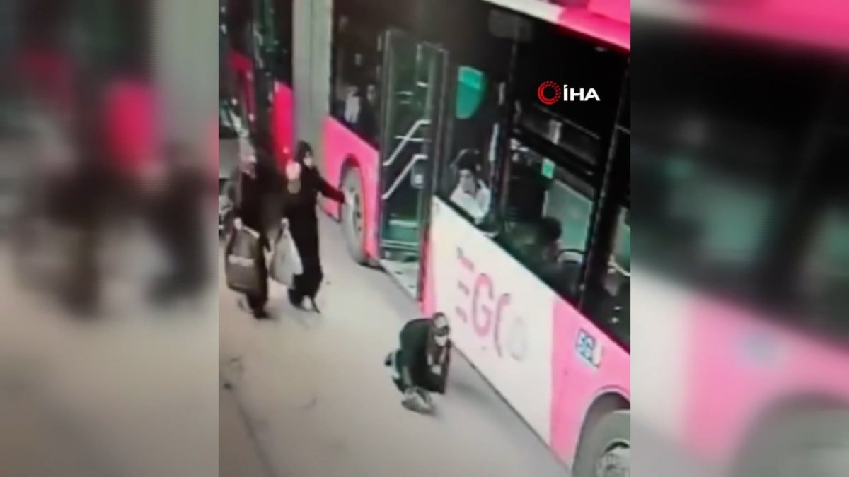 Ankara'da yolcu inmeden hareket eden şoför yolcuyu düşürdü