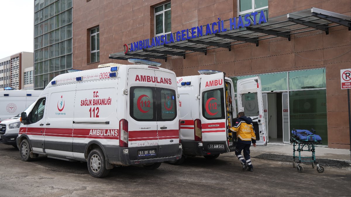 Niğde’de oto galeri önünde silahlı saldırı düzenlendi