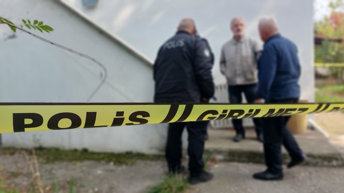 Sakarya'da evinde baygın bulunan kişi, hayatını kaybetti