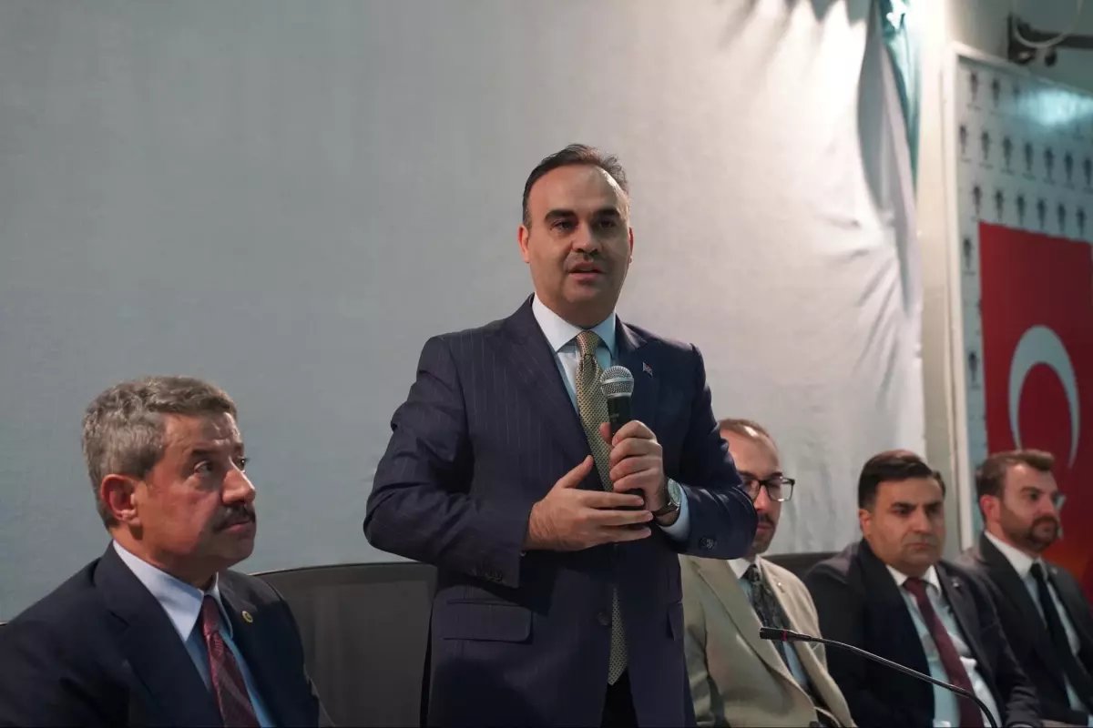 Bakan Kacır: Türkiye, en önemli üretim merkezlerinden biri haline geldi