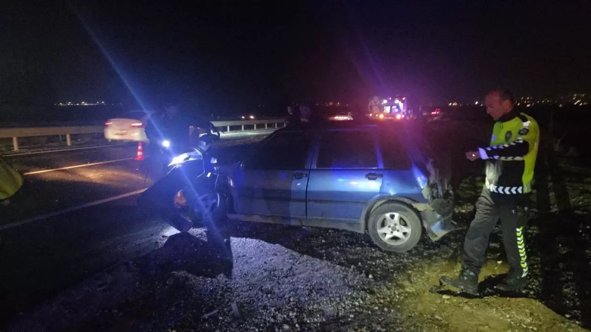 Park Halindeki Otomobilin Kendiliğinden Hareketi Yolcu Otobüsüyle Çarpışmaya Neden Oldu