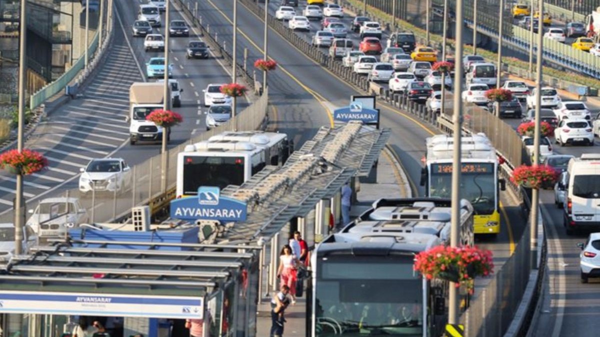 İstanbullulara hafta sonu müjdesi; Ulaşım ücretsiz olacak