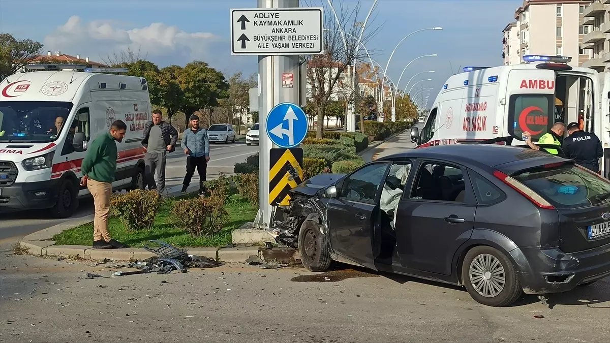 Kahramankazan'da Trafik Kazası: 6 Yaralı