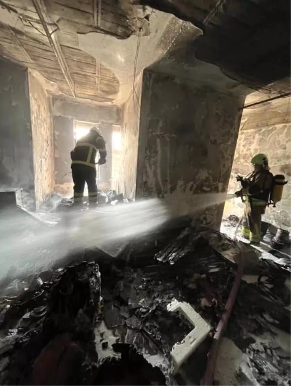 Hatay'da Depo Yangını: Yangın Kontrol Altına Alındı