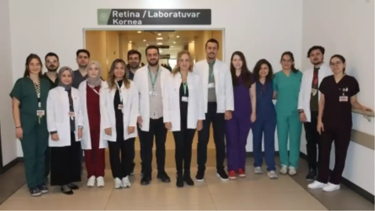 Bursa Şehir Hastanesi'nde Kornea Nakli ile Yeniden Görmeye Başlayan Hastalar, Hekimleriyle Bir Araya Geldi