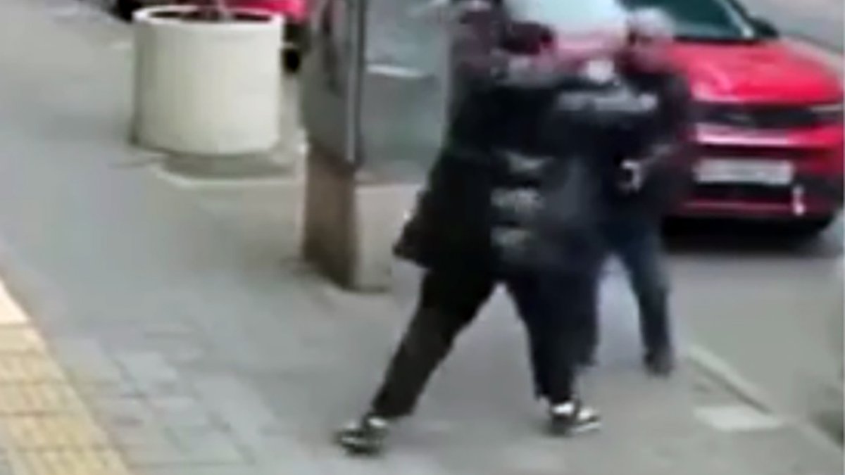 Tekirdağ'da evden çıkarılan kiracı, caddede eski ev sahibine saldırdı