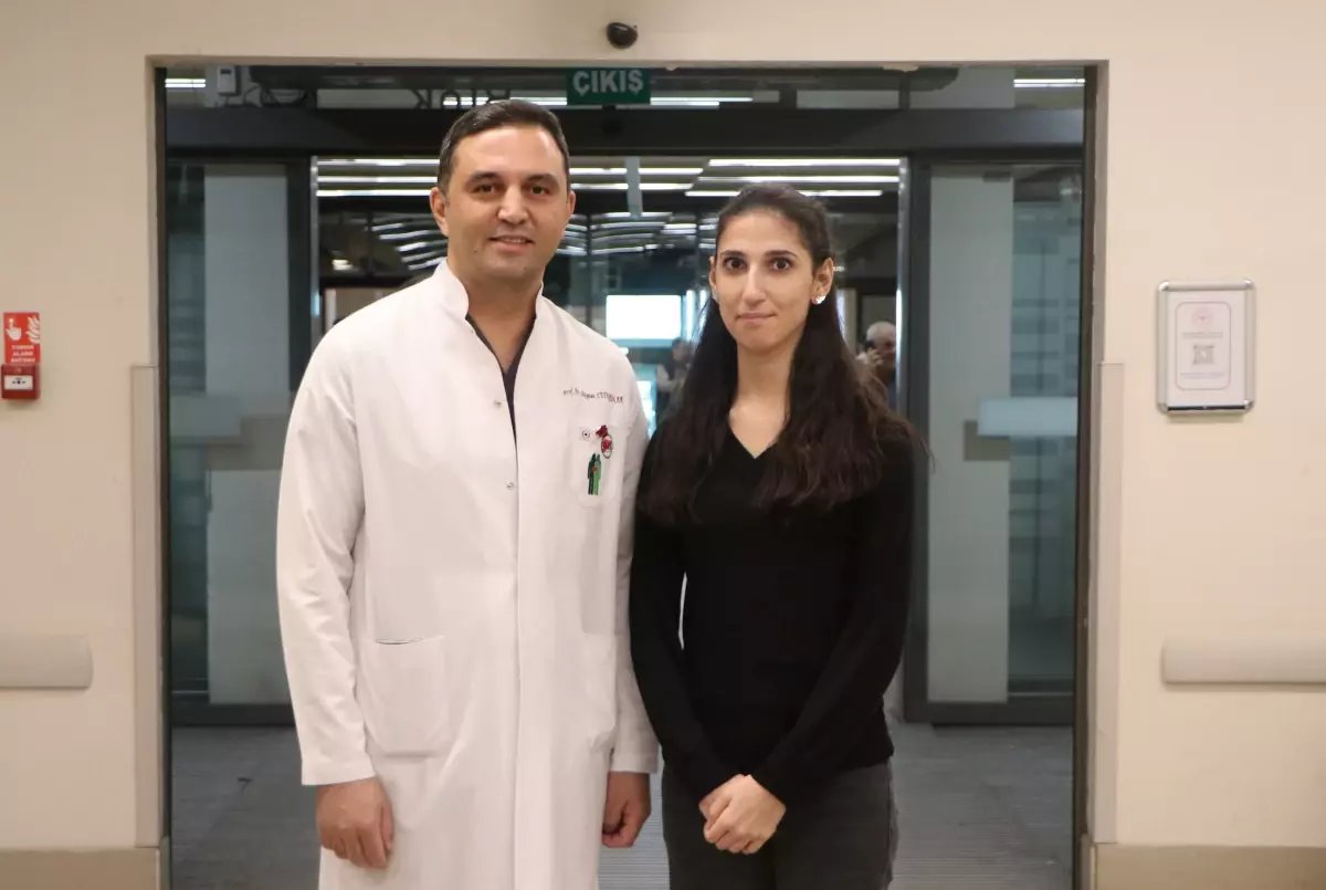 Wilson Hastalığıyla Mücadele Eden Genç Kadına Annesinin Karaciğeriyle Hayat Verildi