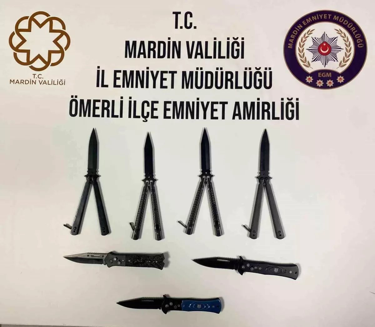 Mardin'de Seyyar Satıcıda Kaçak Bıçaklar Ele Geçirildi