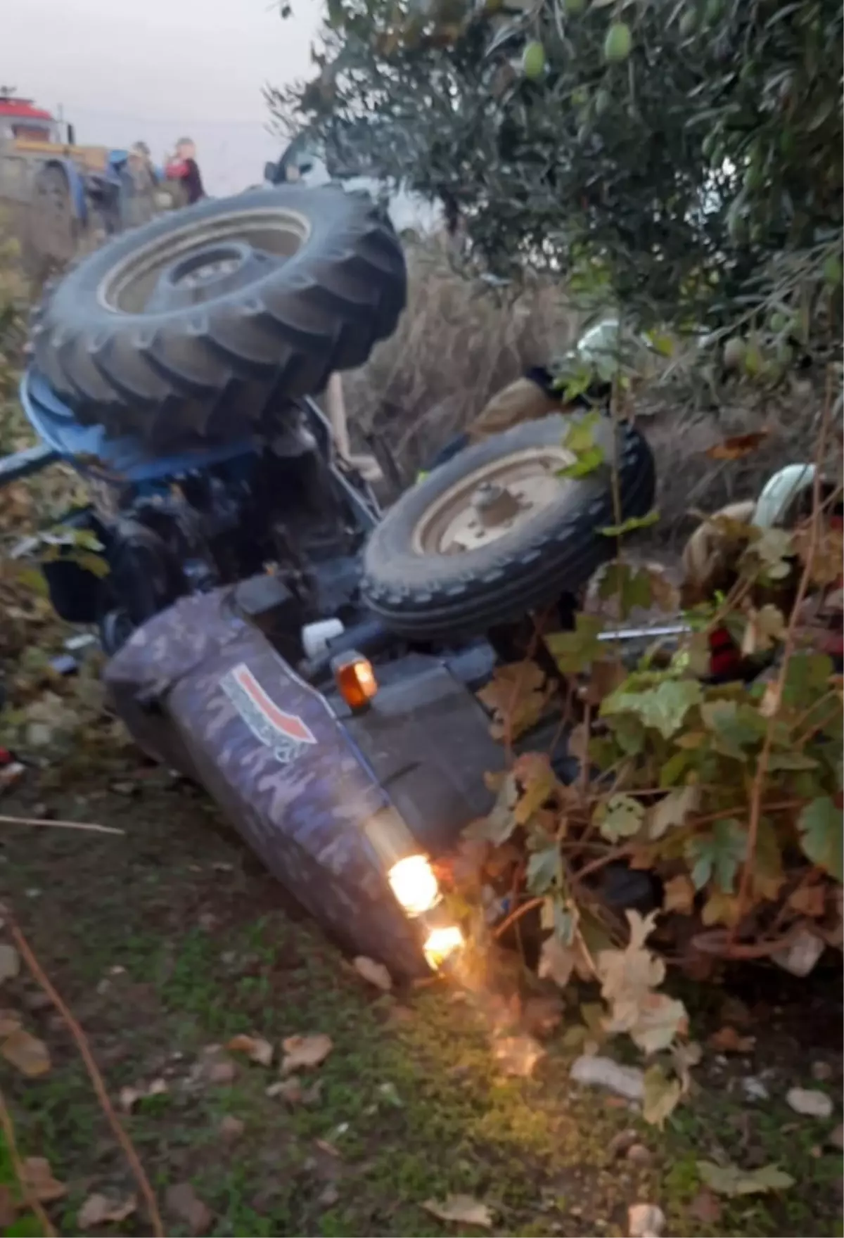 Traktör Kazasında Emekli Öğretmen Hayatını Kaybetti