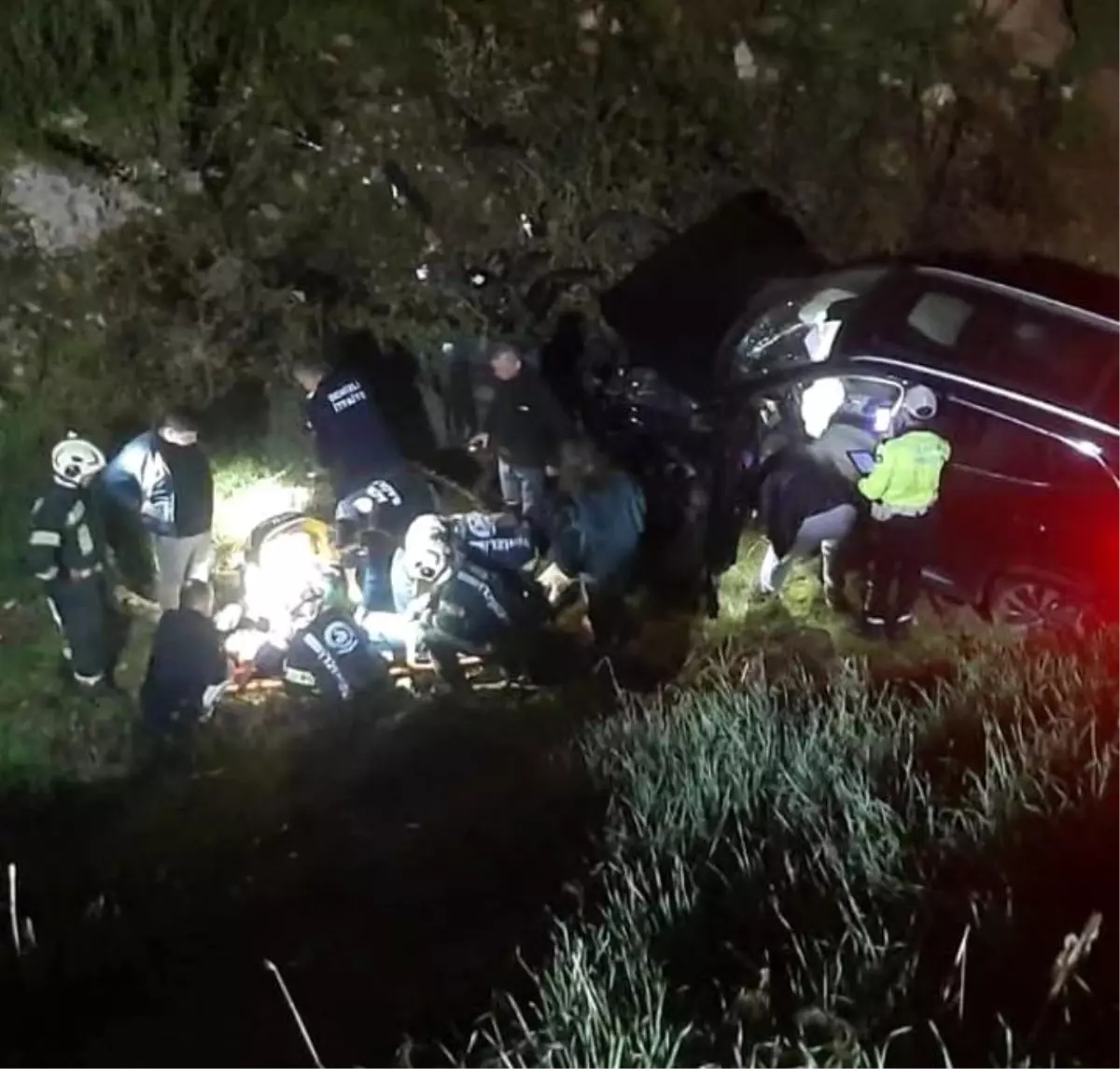 Denizli'de Trafik Kazası: Uçurumdan Düşen Sürücü Kurtarıldı
