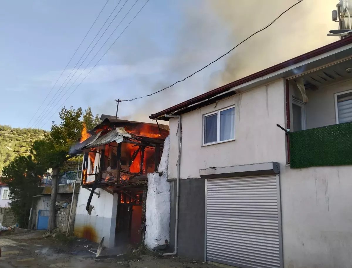 Burdur'da Evde Yangın: Çift Hayatını Kaybetti