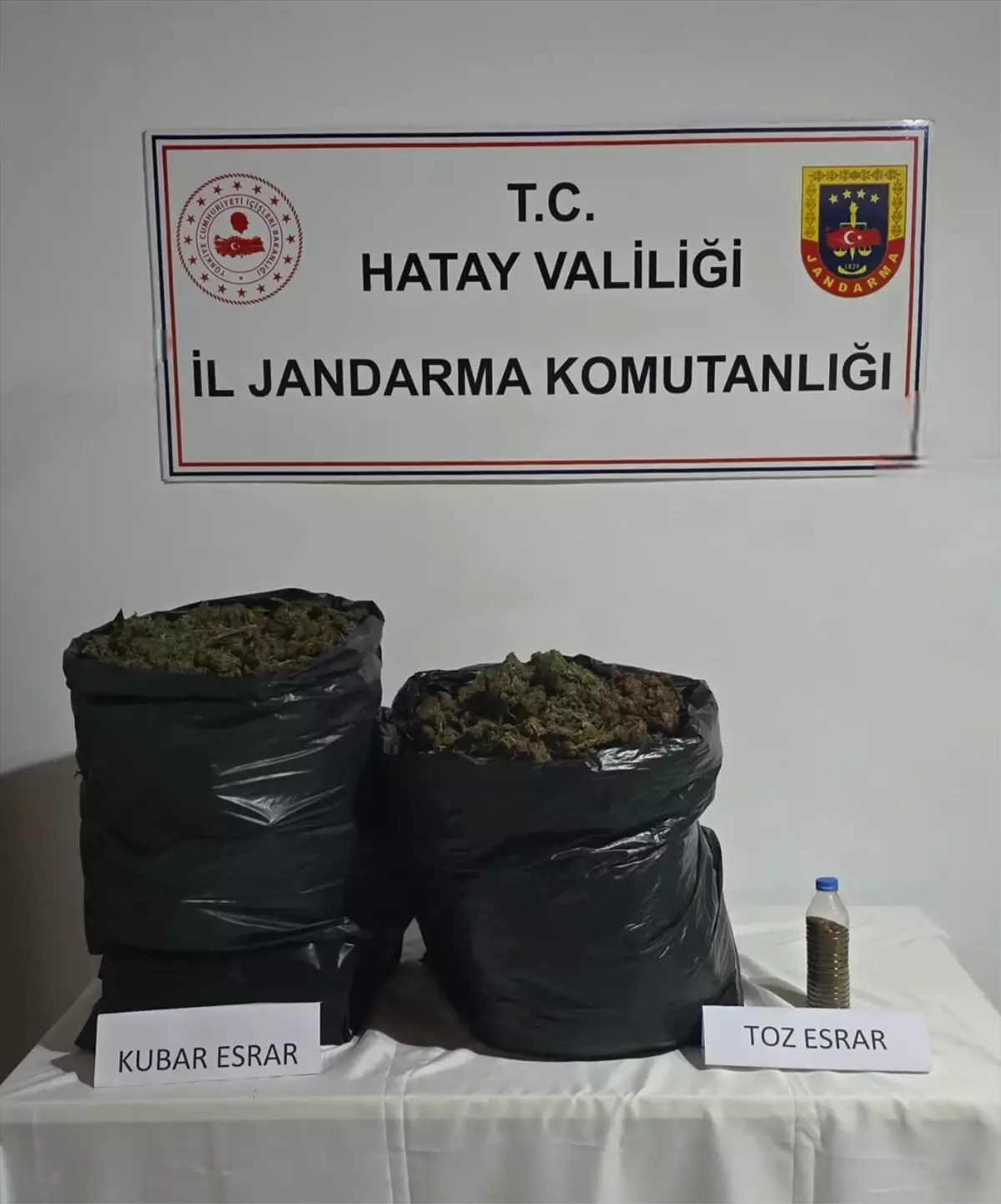 Hatay'da Bahçede 12 Kilo Uyuşturucu Bulundu, Şüpheli Tutuklandı