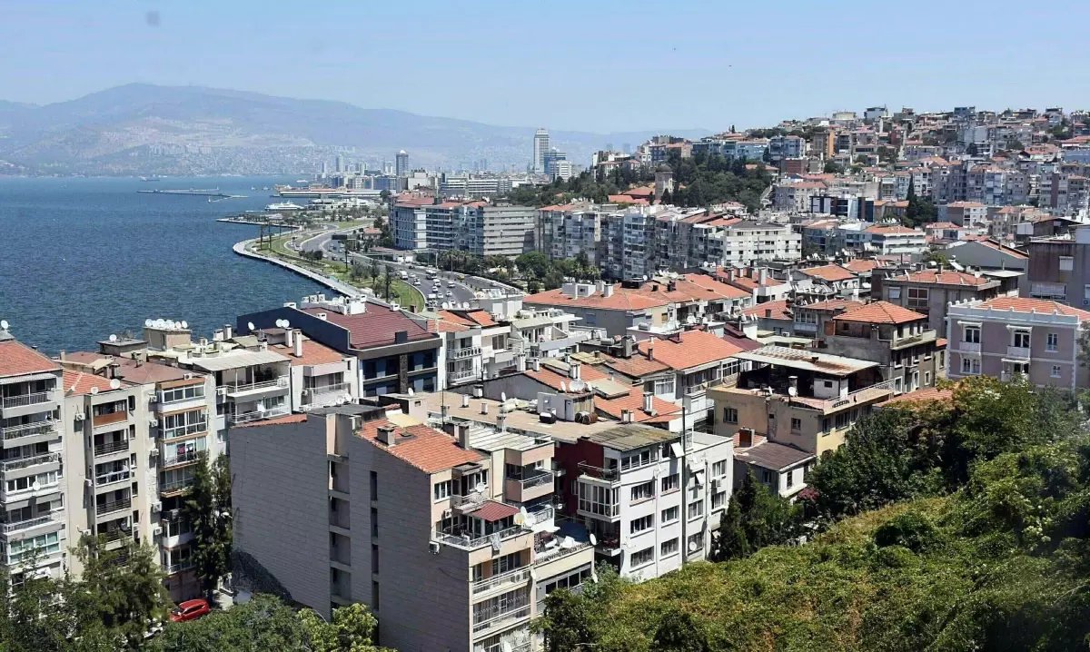 İzmir Emlak Piyasasında Fiyat Stabilitesi ve Gelecek Beklentileri