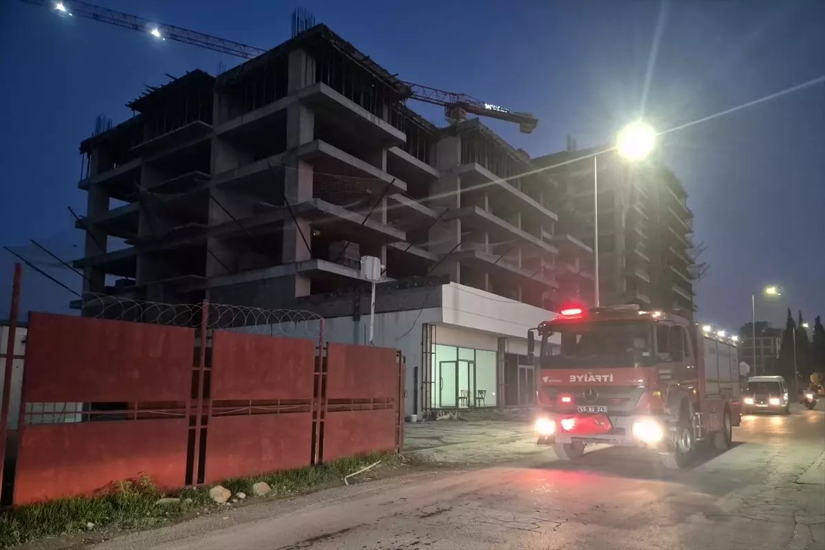 Turgutlu'da İnşaattaki İşçi Çelik Kalıp Altında Kaldı