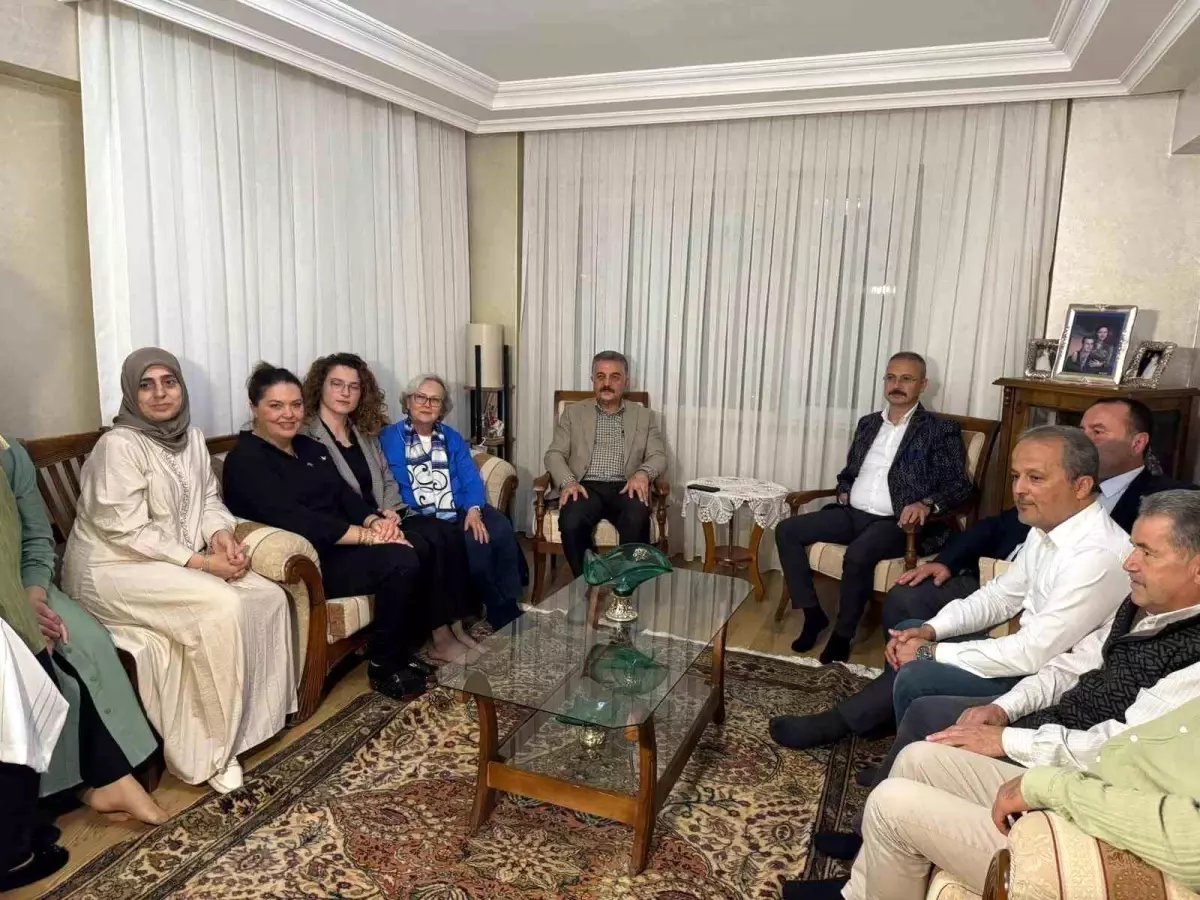 MHP Genel Sekreteri Büyükataman, Komşularını Ziyaret Ediyor