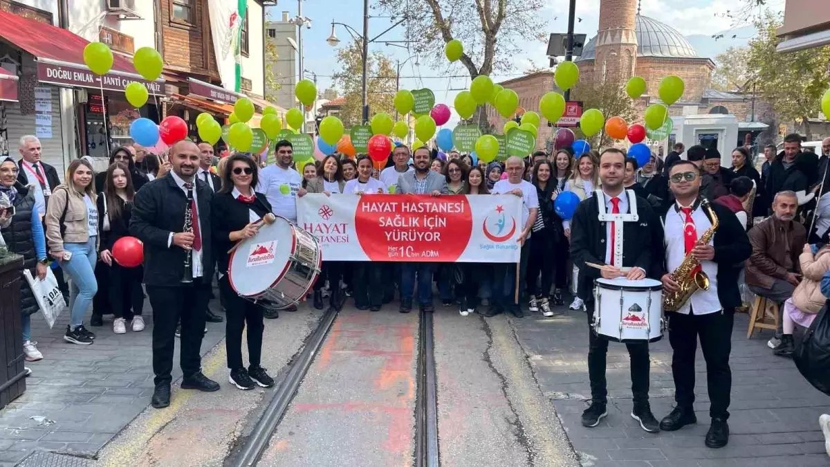 Bursa'da Diyabet Yürüyüşü ile Farkındalık Oluşturuldu