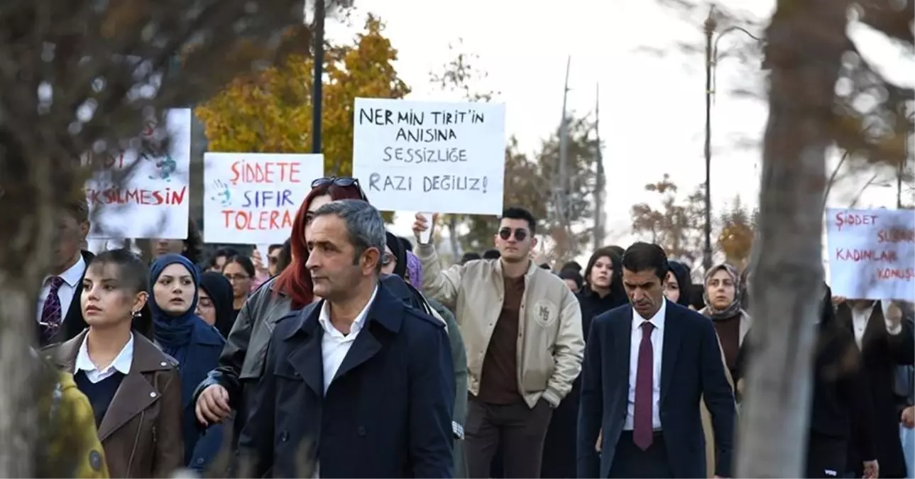 Kadına Yönelik Şiddete Dikkat Çekmek İçin Farkındalık Yürüyüşü Düzenlendi