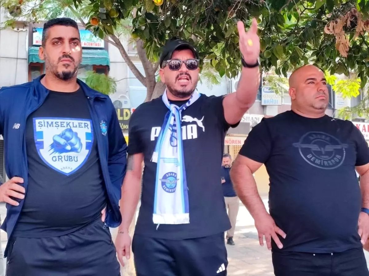 Adana Demirspor Taraftarları Sessizliğe Tepki Gösterdi