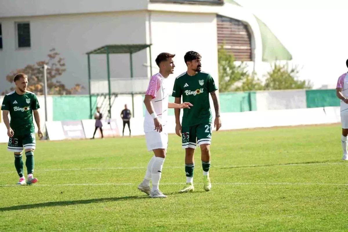 12 Bingölspor, Diyarbekirspor'u 2-0 Mağlup Etti