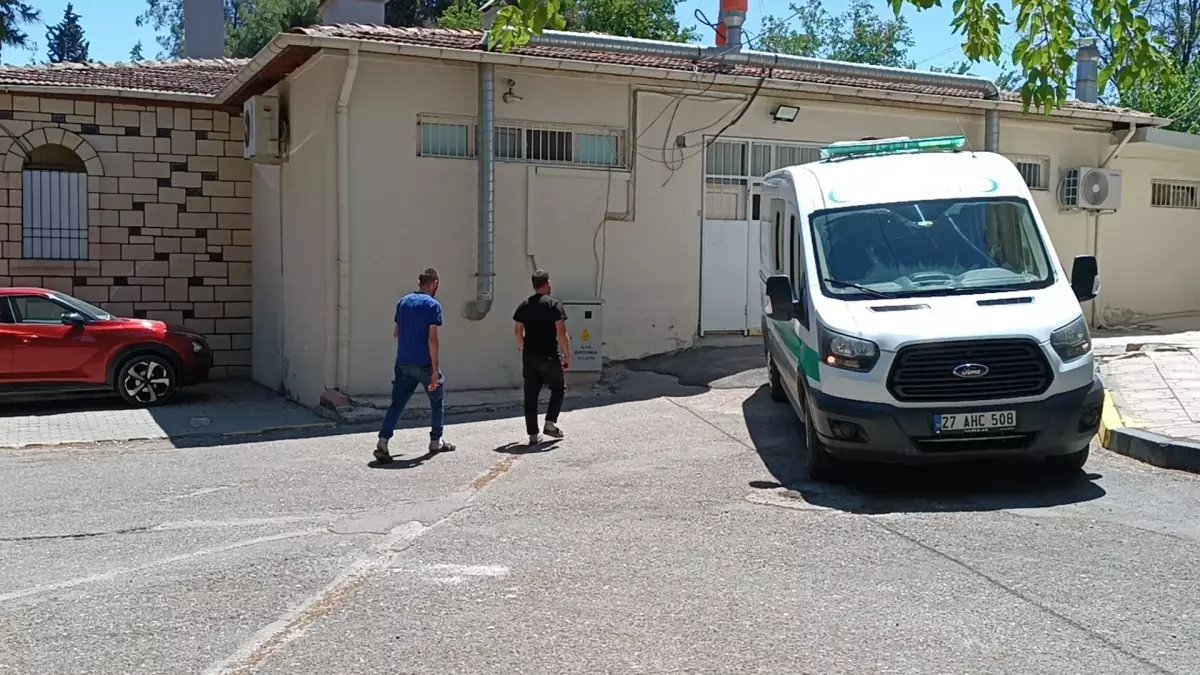 Gaziantep'te Yardım İçin Duran Genç Hayatını Kaybetti