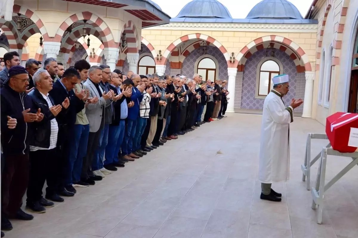 Emekli Polis Memuru Mehmet Pehlivan Son Yolculuğuna Uğurlandı