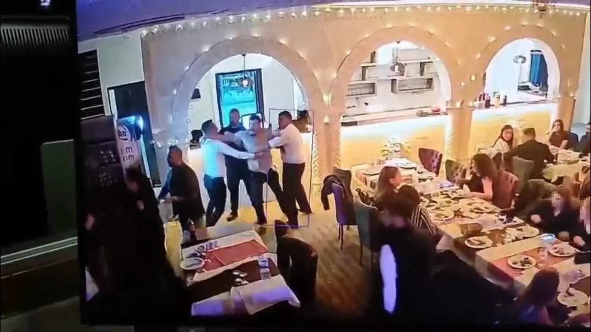 Eğlence Mekanında Kavga: 3 Şüpheli Ateş Açarak Kaçmaya Çalıştı