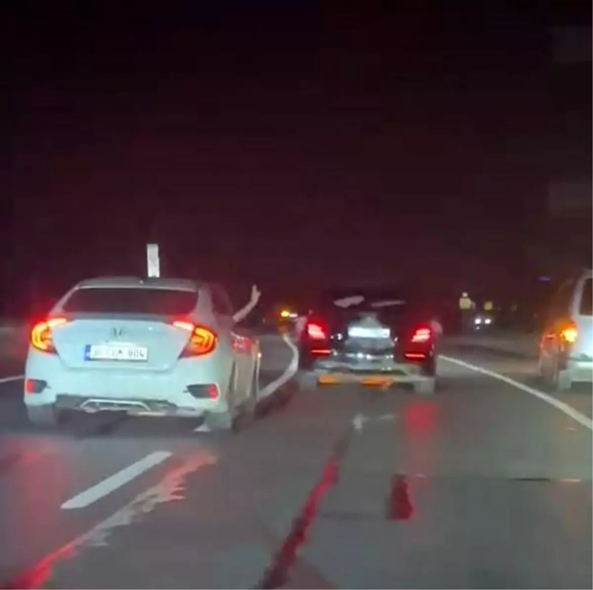 Düğün Konvoyu Trafiği Felç Etti