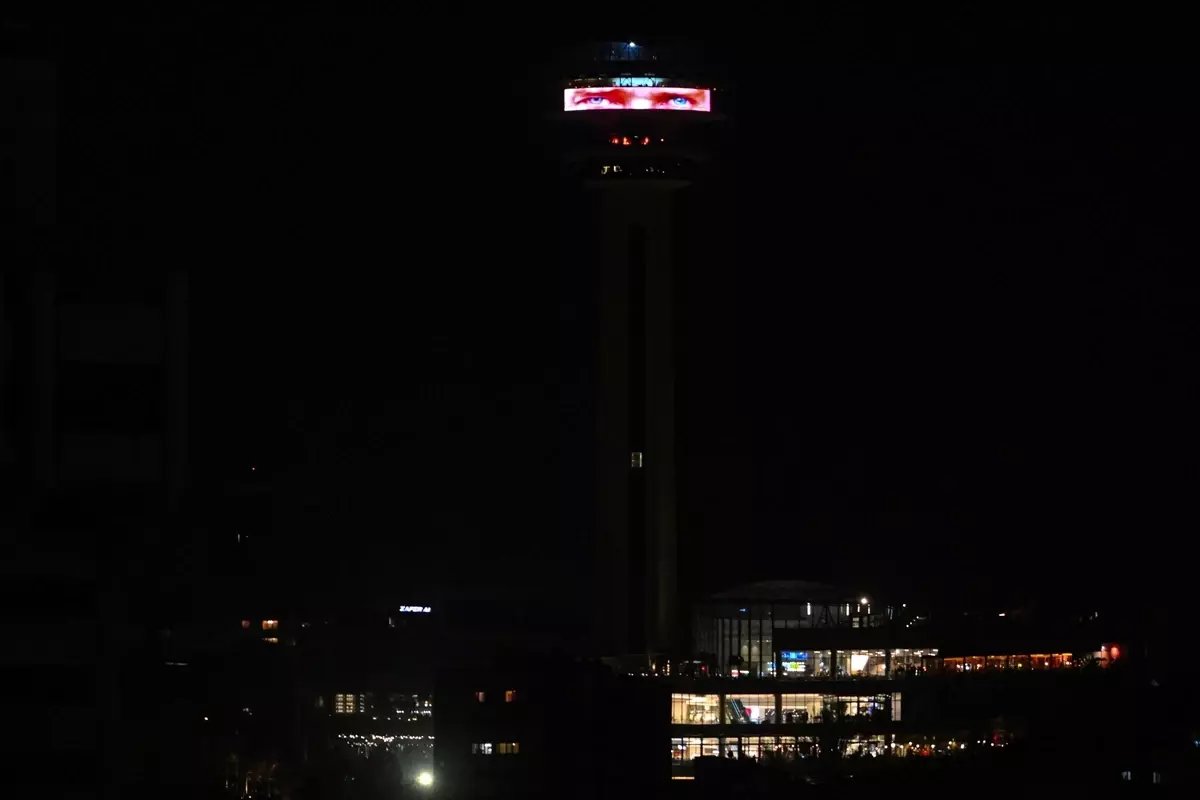 Atakule'ye "10 Kasım Atatürk'ü Anma Günü"ne özel yansıma