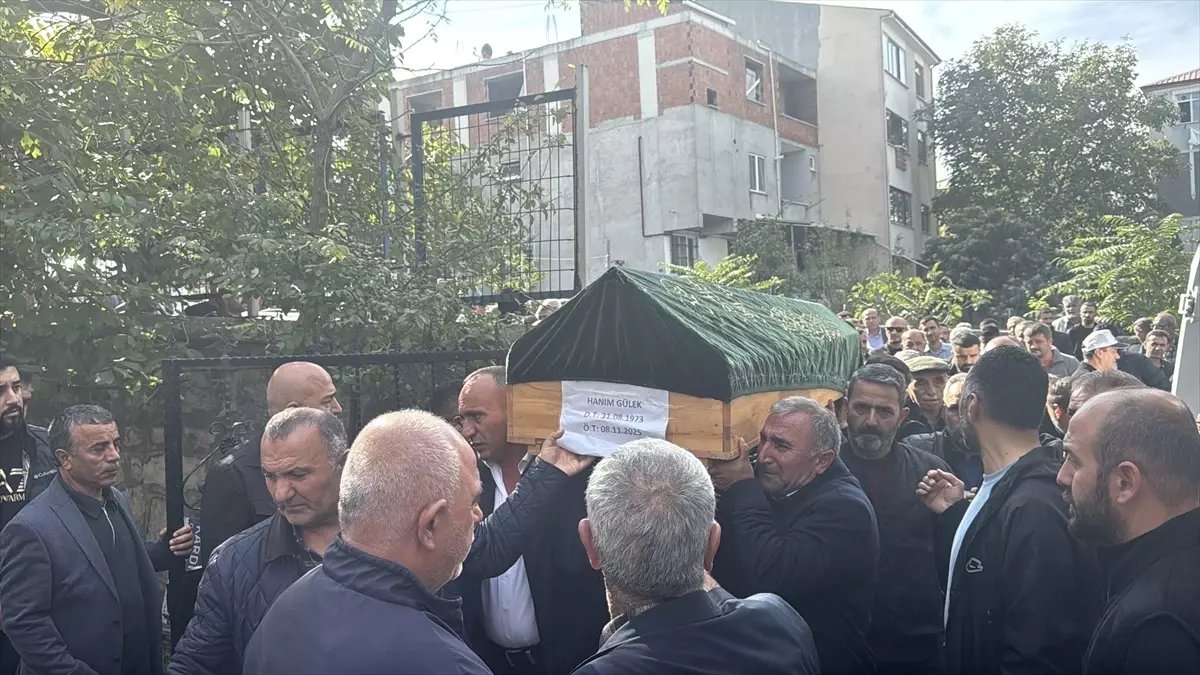 Kocaeli'deki Yangında Hayatını Kaybedenler Toprağa Verildi