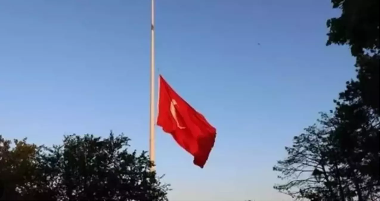 Türk Bayrağı Tüzüğü: 10 Kasım'da bayrak asılır mı? Bayrak ne zaman yarıya indirilir?