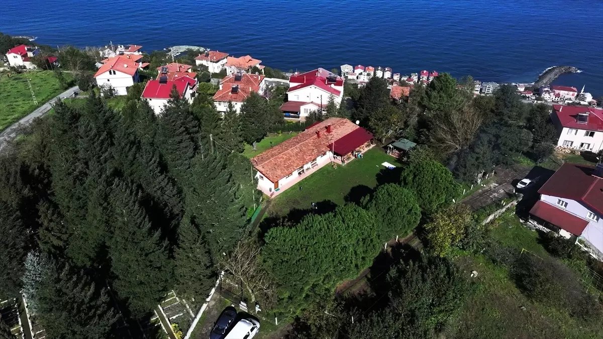 Akçaabat'taki Toprak Ana Köy Yaşam Merkezi, Öğrencilere Doğayla İç İçe Eğitim Sunuyor