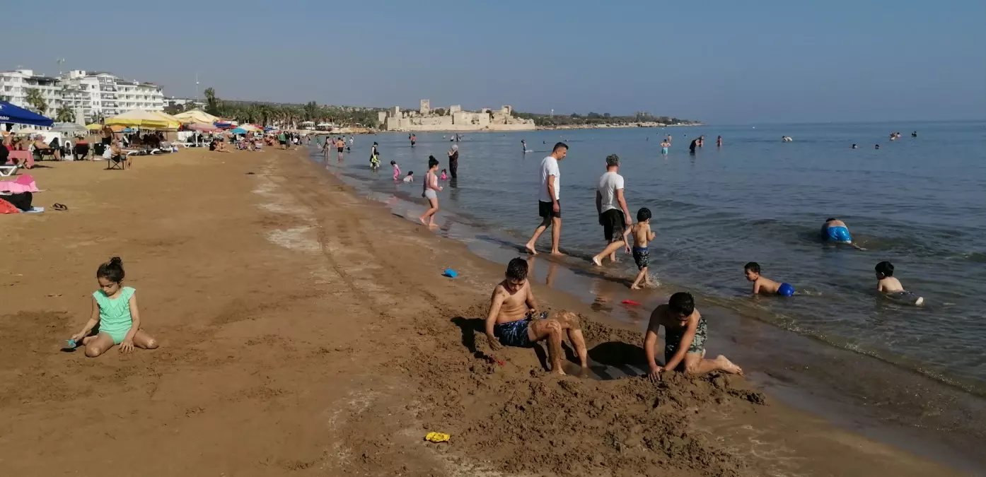 Kızkalesi'nde Kasım Keyfi: Sahiller Doldu Taşdı