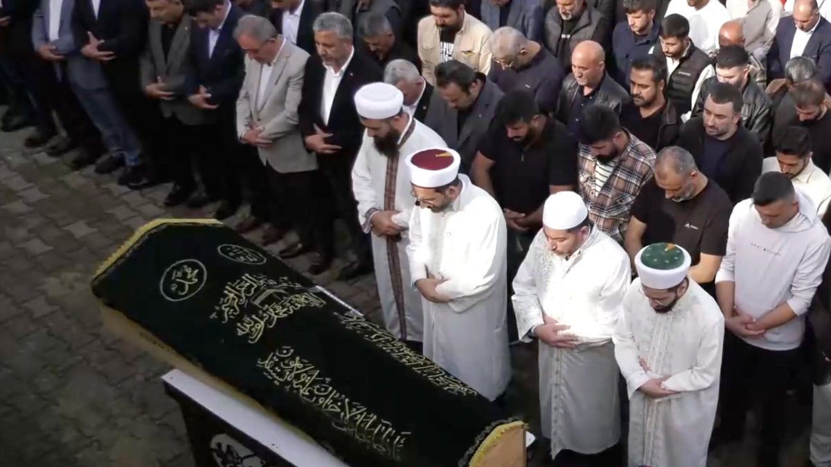 Kocaeli'deki yangında hayatını kaybedenler son yolculuklarına uğurlandı