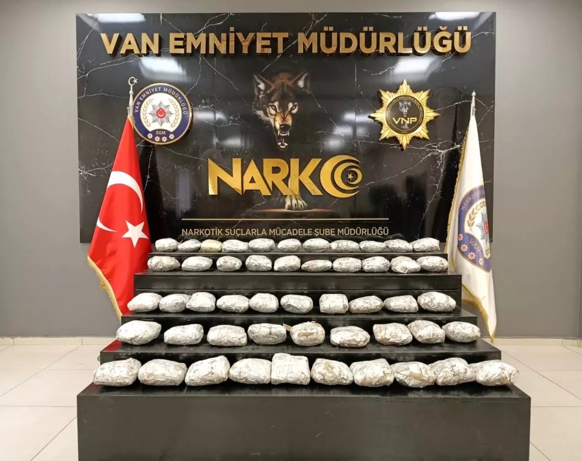 Van'da 19 Kilo Skunk Maddesi Ele Geçirildi
