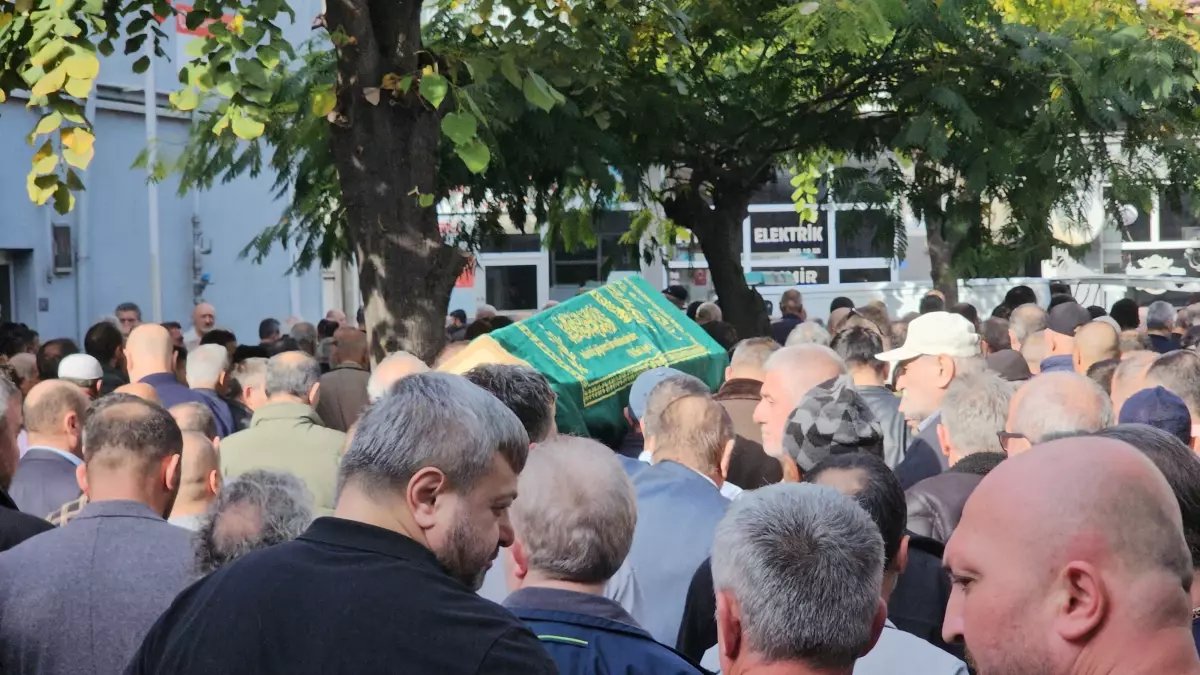Zonguldak'ta Bıçakla Öldürülen Yaşlı Adam Toprağa Verildi