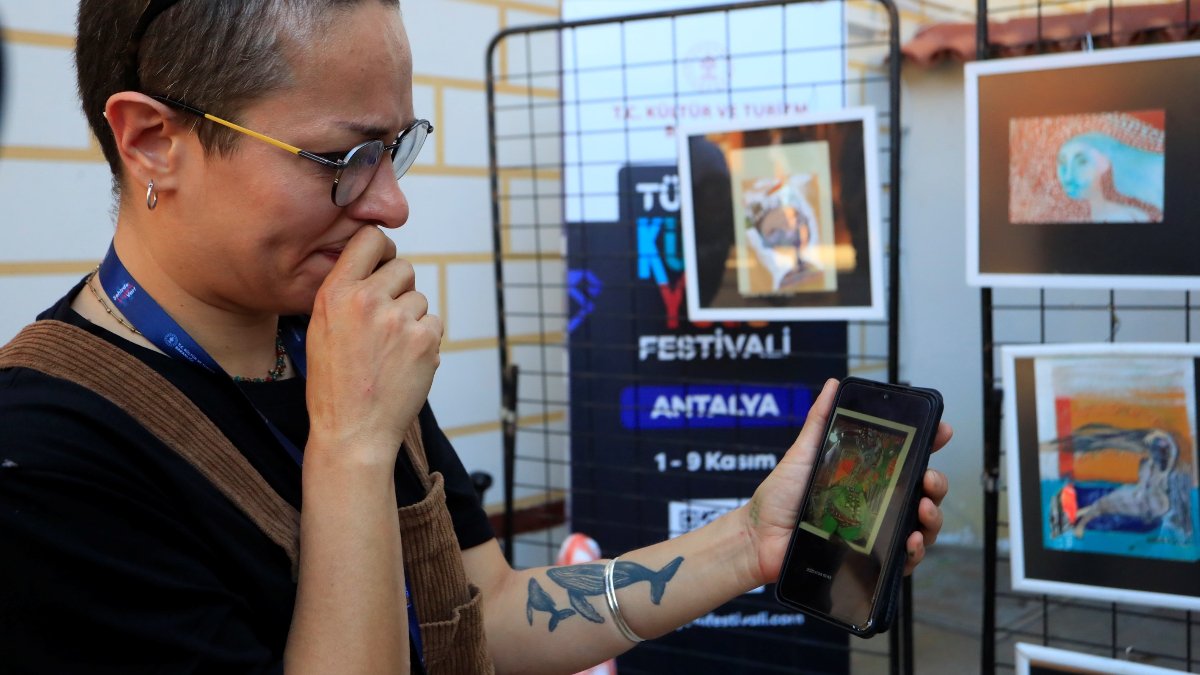 Antalya'da İranlı ressam, 150'ye yakın eserinin kaybolduğunu iddia etti