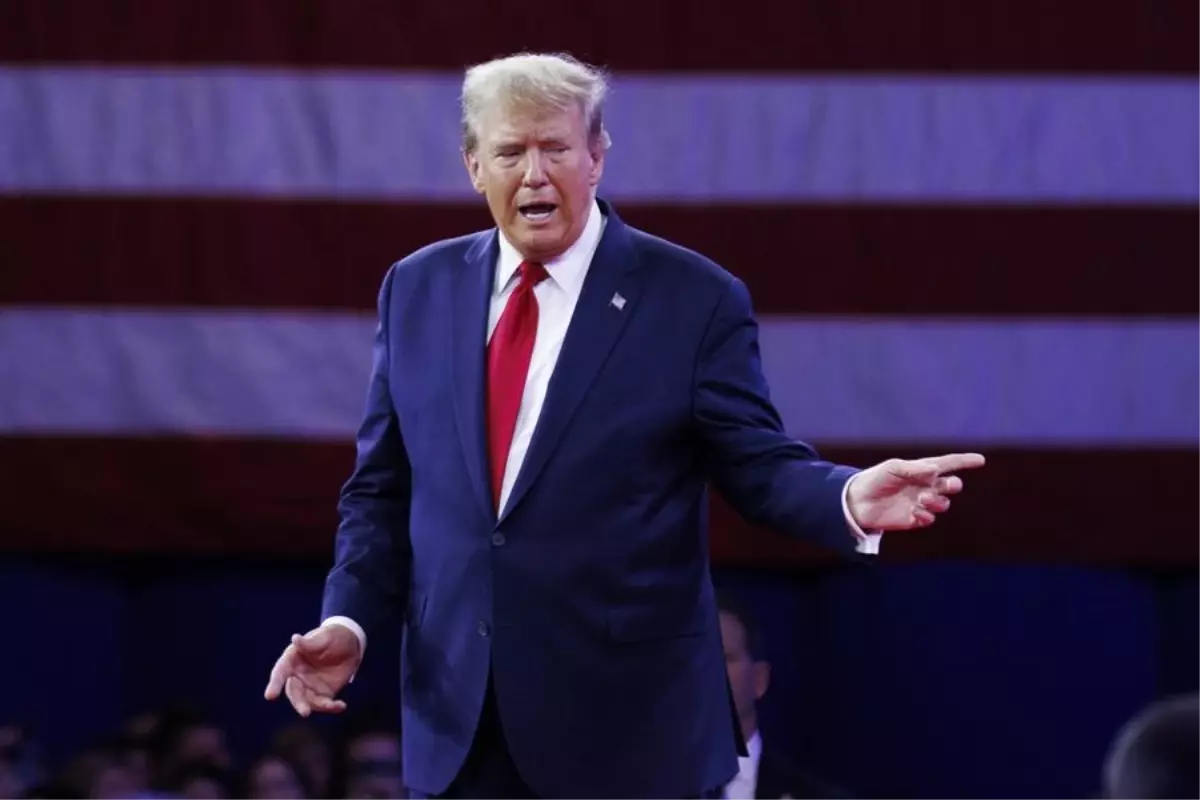 Trump Hava Trafik Kontrolörlerine İşe Dönmeleri için Uyardı