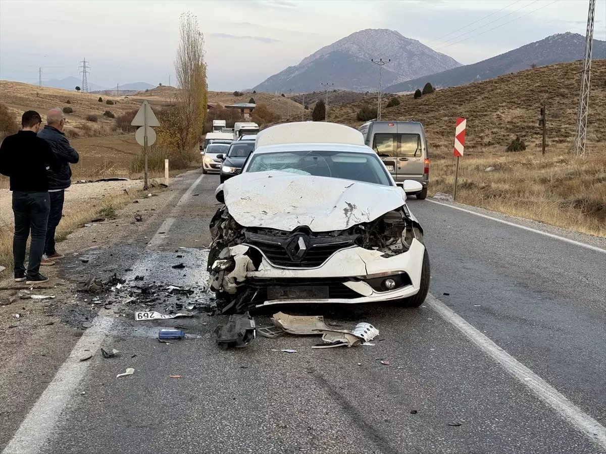 Kahramanmaraş'ta Trafik Kazası: 4 Yaralı