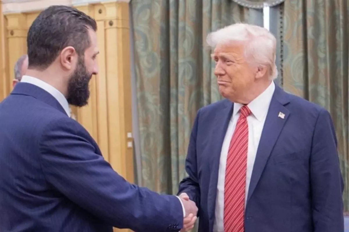 Beyaz Saray'da bir ilk! Donald Trump ile Suriye Cumhurbaşkanı Ahmed Şara bir araya geldi