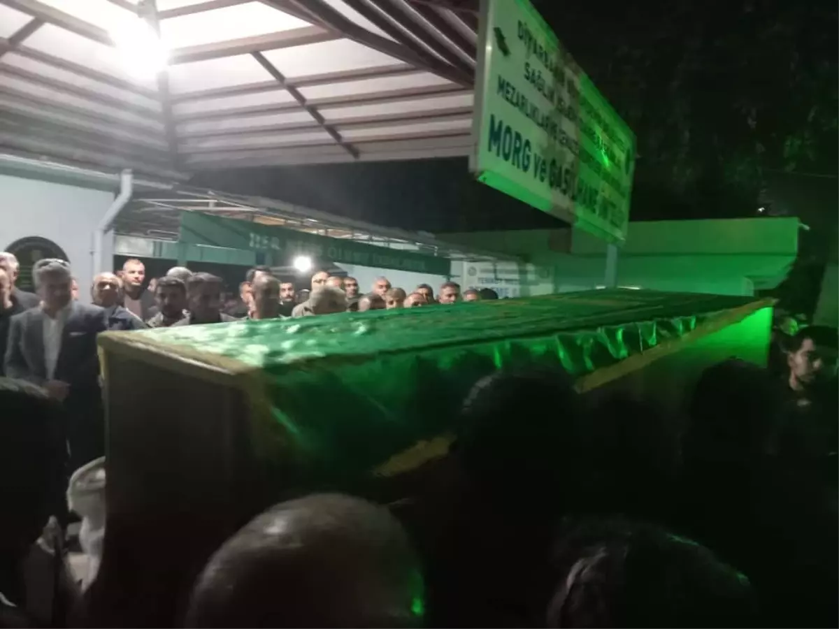 Diyarbakır'da viyadük inşaatında iskele çöktü; 4 ölü, 1 yaralı (5)