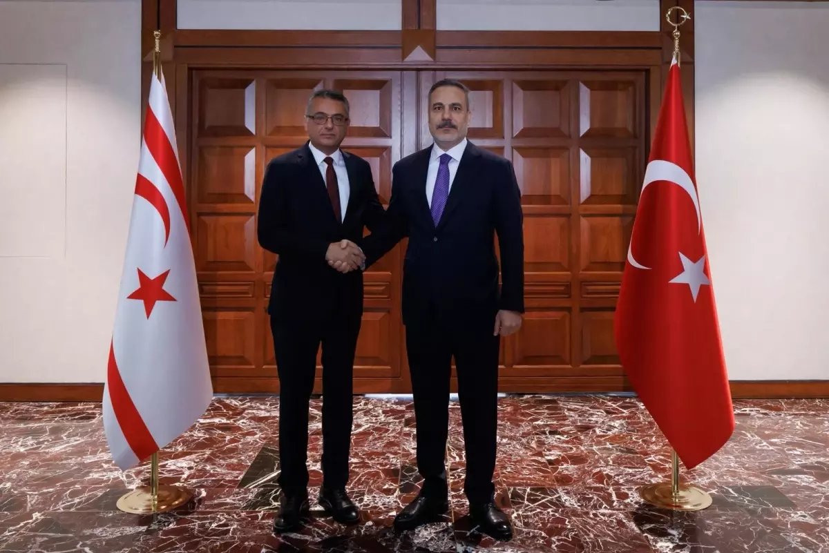 Bakan Hakan Fidan, KKTC Cumhurbaşkanı Tufan Erhürman ile Görüştü