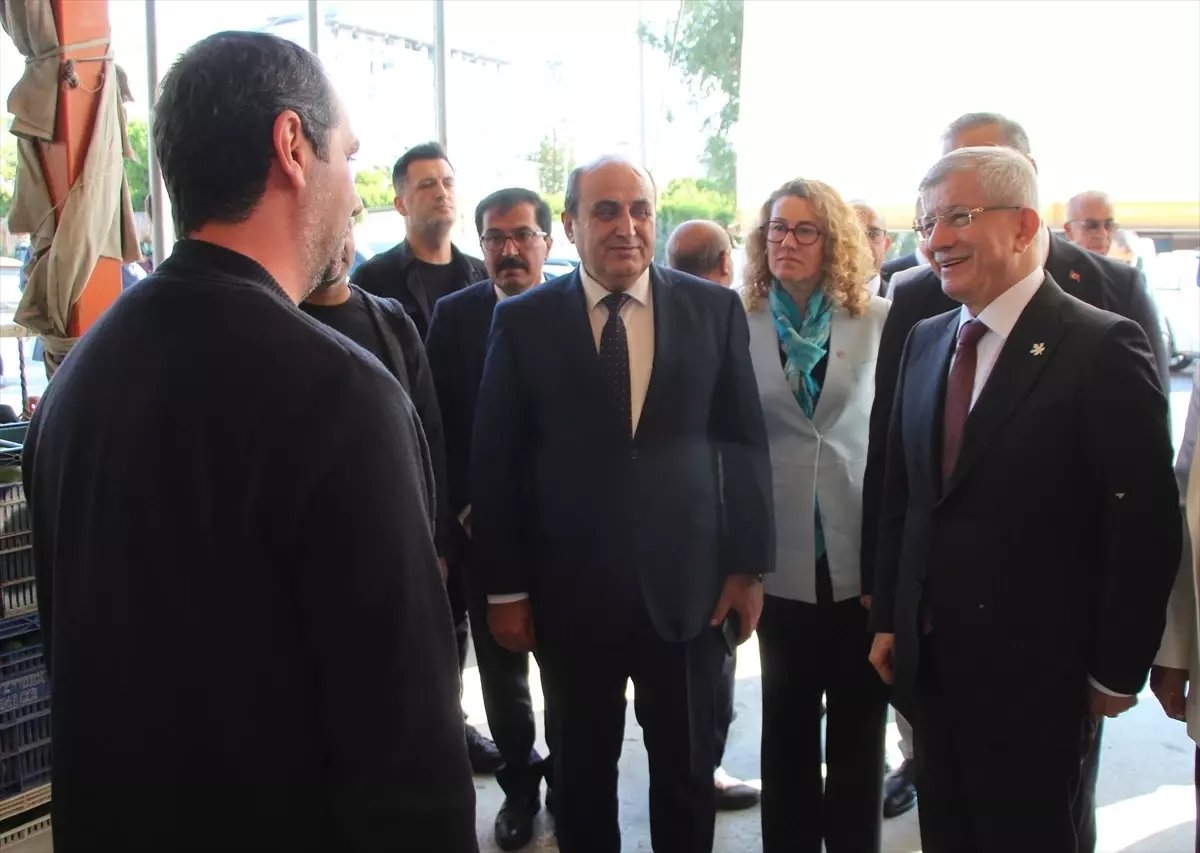 Gelecek Partisi Genel Başkanı Davutoğlu, partisinin Alanya ilçe kongresine katıldı