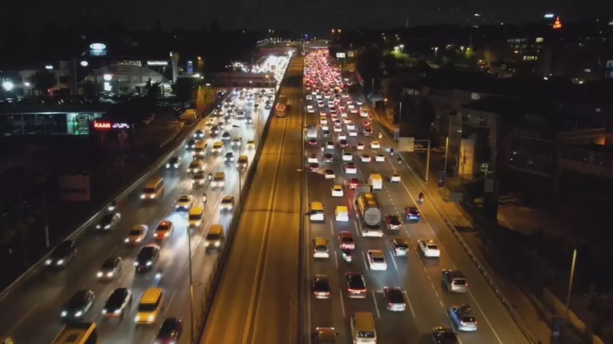 İstanbul'da Trafik Yoğunluğu Yüzde 85'e Ulaştı