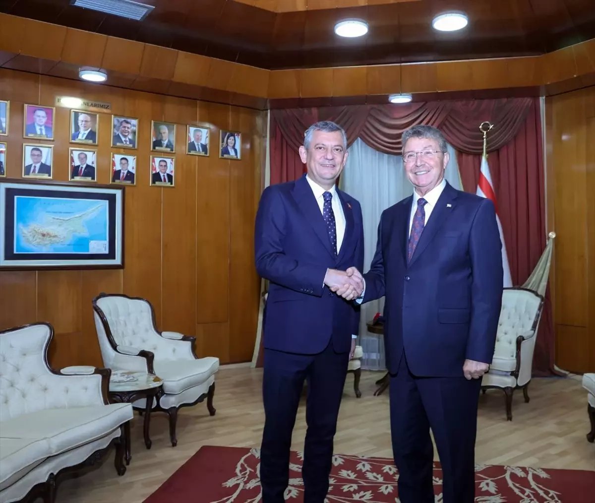 CHP Lideri Özgür Özel, KKTC'nin 42. Kuruluş Yıl Dönümünde Ziyarette Bulundu