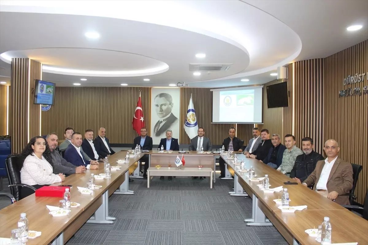 MHP'li Uysal, Tarsus Ticaret Borsası'nı Ziyaret Etti