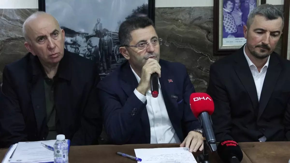 Çekmeköy Belediye Başkanı Çerkez, ilçede yaşayanların sorunlarını dinledi