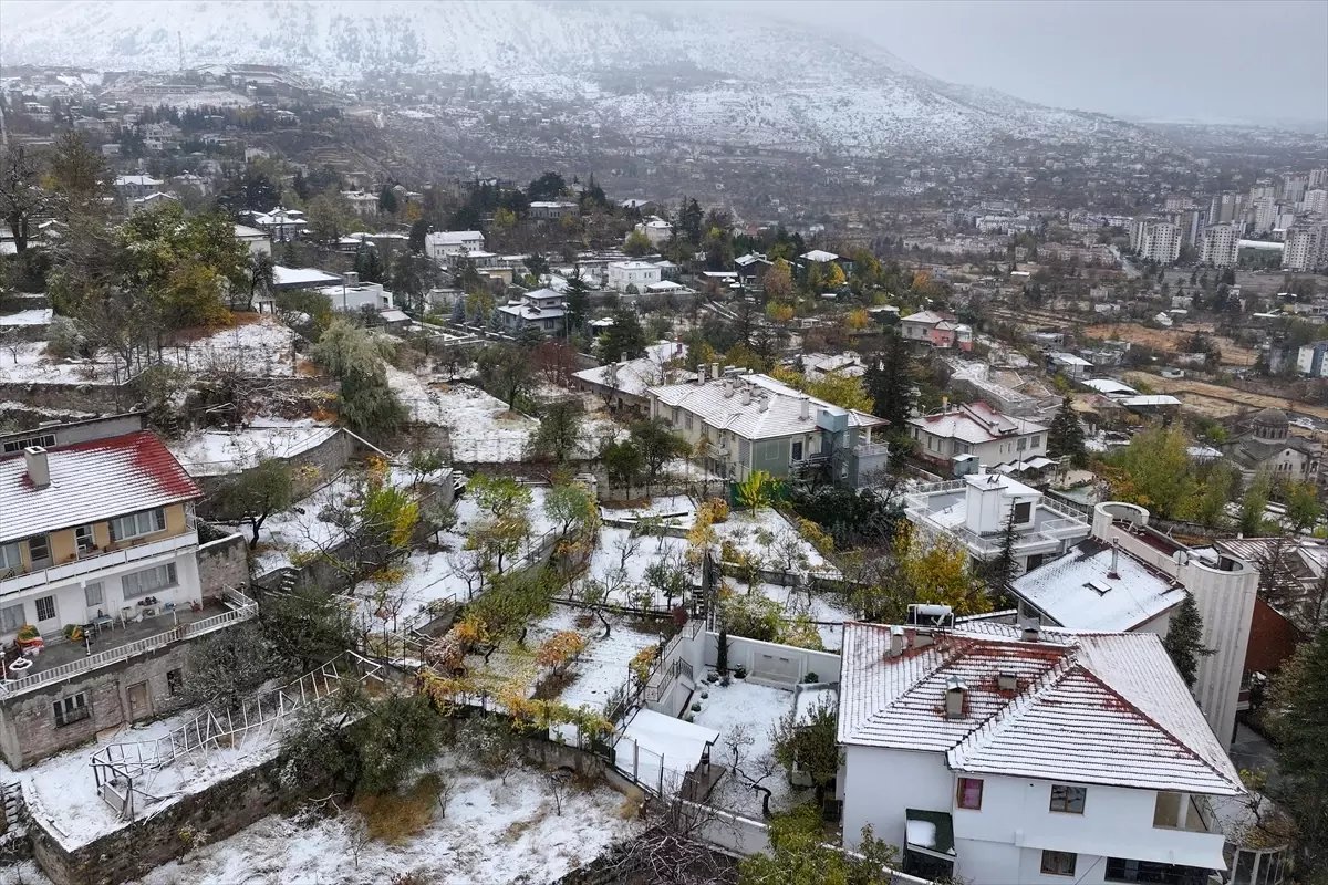 Kayseri ve Yozgat'ta Kar Yağışı Etkili Oluyor