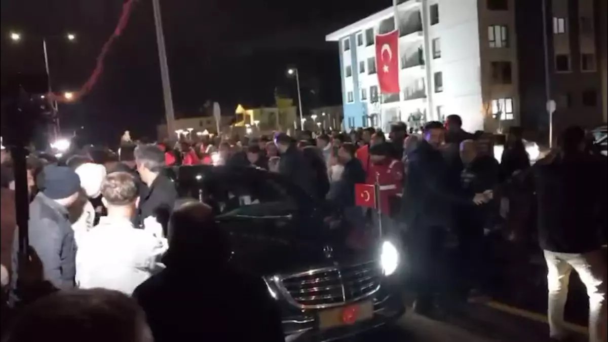 Cumhurbaşkanı Erdoğan: Her gün bir yalanı ortaya çıkıyor (2)